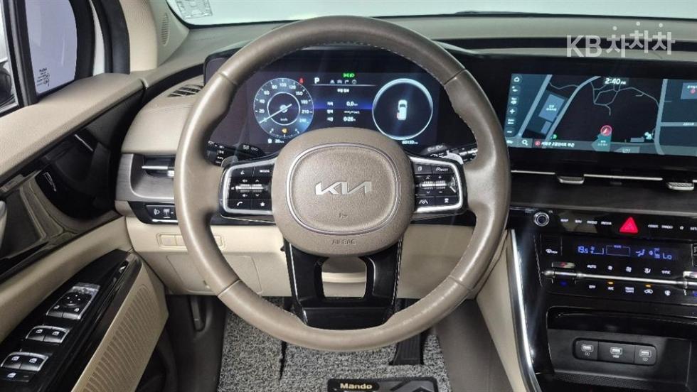 Kia Carnival — miniaturë 8