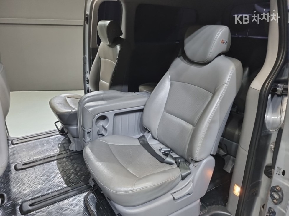 Hyundai Starex — miniaturë 16