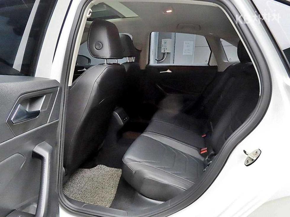 2021 Volkswagen (7) photo