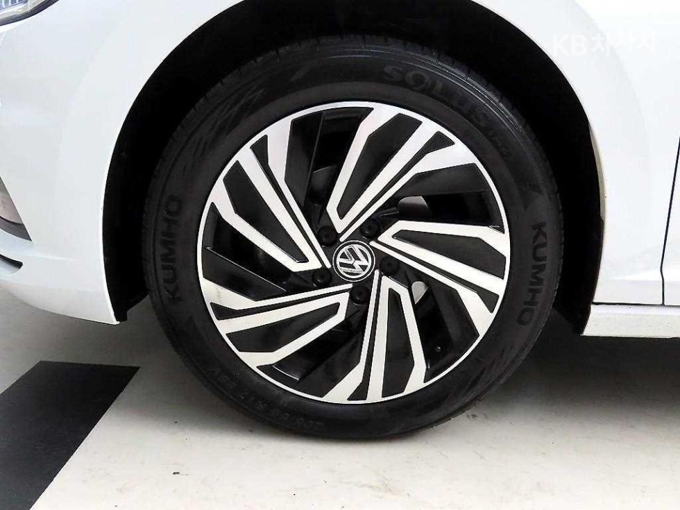 2021 Volkswagen (7) photo
