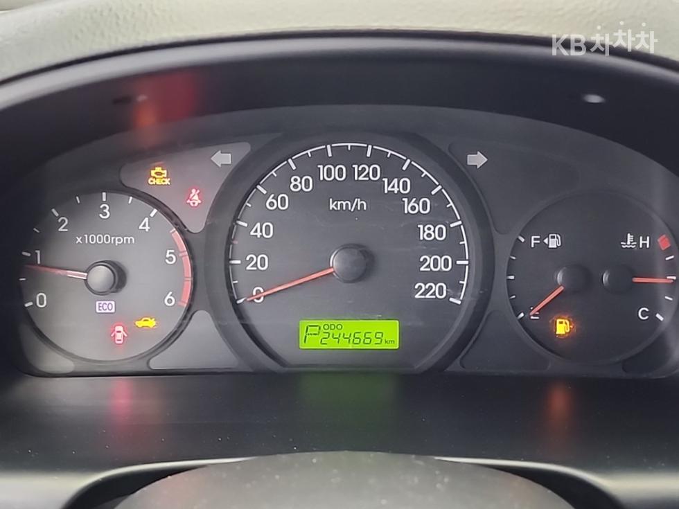 Hyundai Starex — miniaturë 6