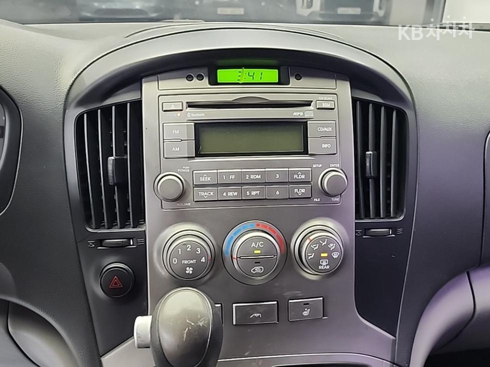Hyundai Starex — miniaturë 10