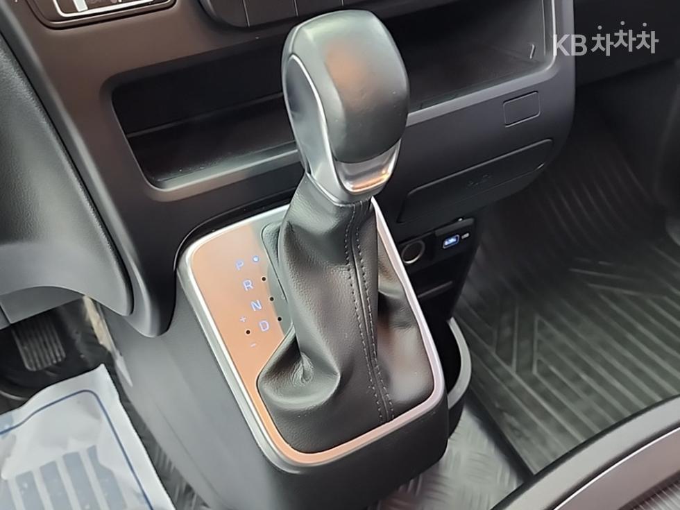 Hyundai Staria — miniaturë 8
