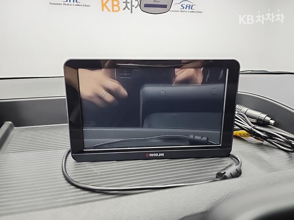 Hyundai Staria — miniaturë 13