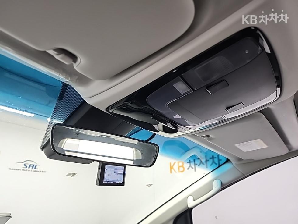 Hyundai Staria — miniaturë 14