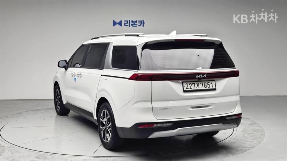 Kia Carnival — miniaturë 6