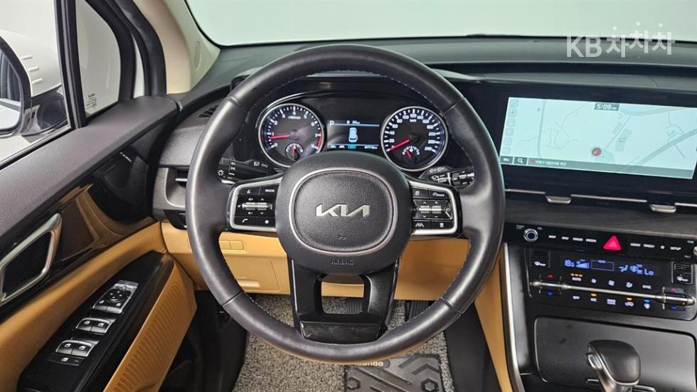 Kia Carnival — miniaturë 12