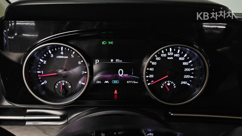 Kia Carnival — miniaturë 13