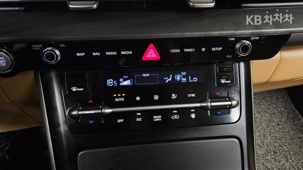 Kia Carnival — miniaturë 16