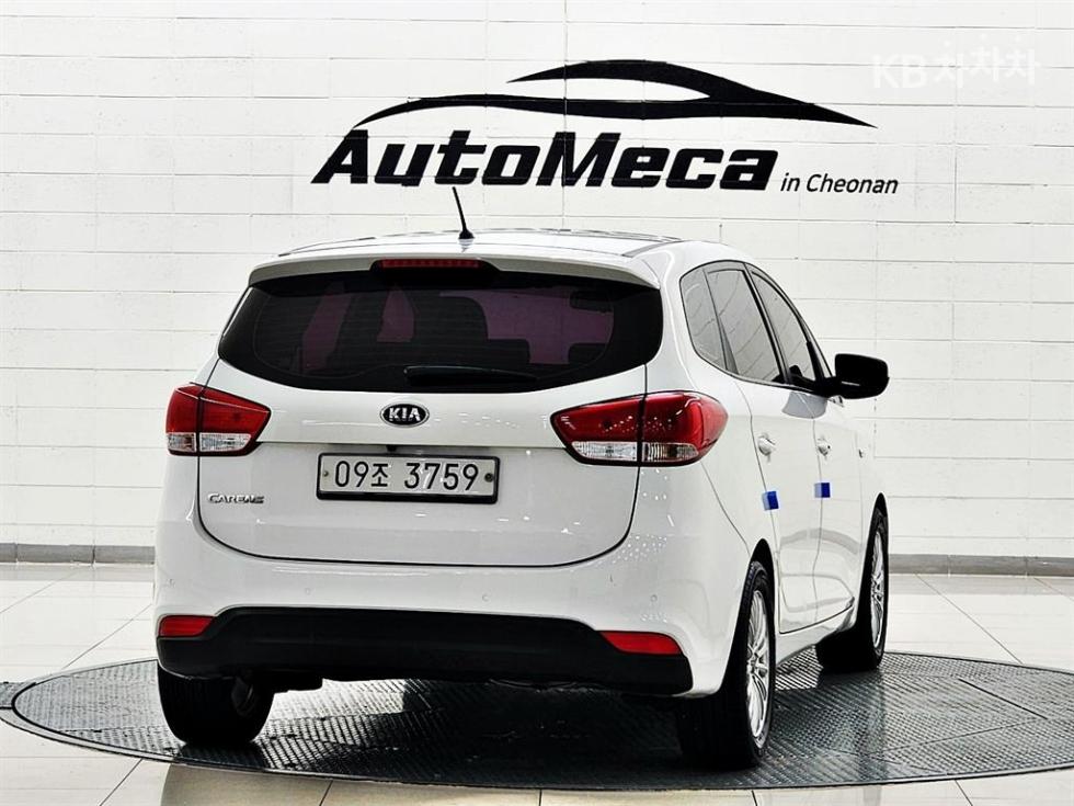 Kia Carens — miniaturë 3