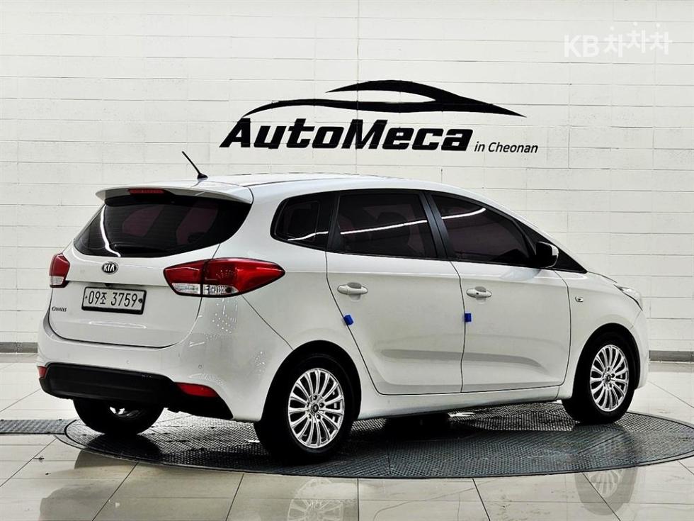 Kia Carens — miniaturë 4