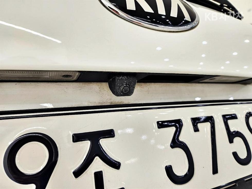 Kia Carens — miniaturë 5