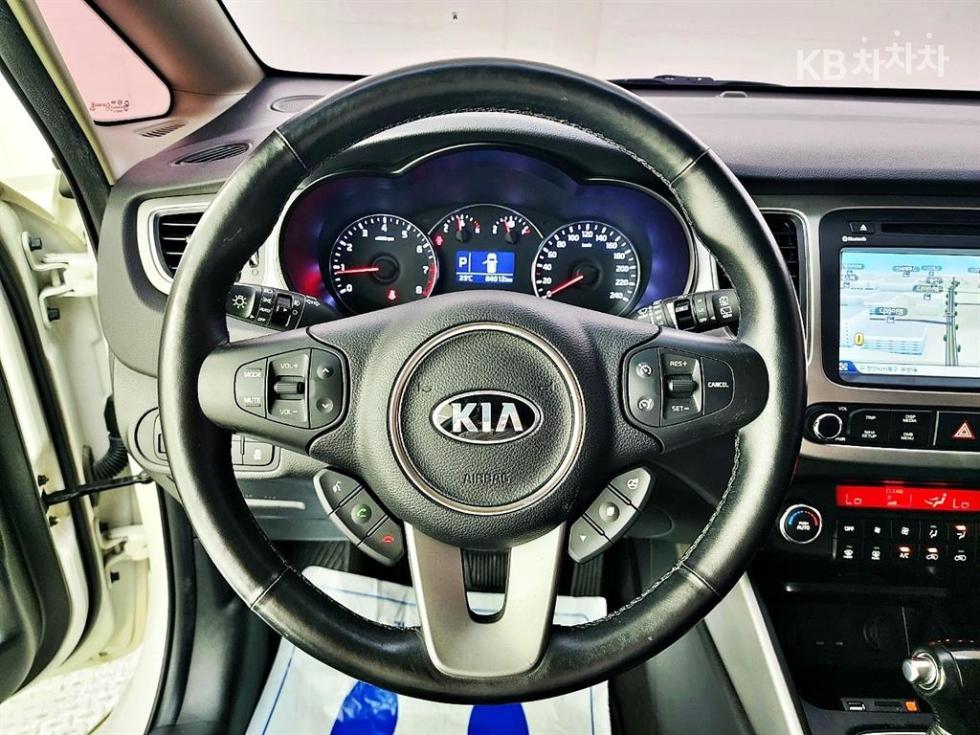 Kia Carens — miniaturë 12