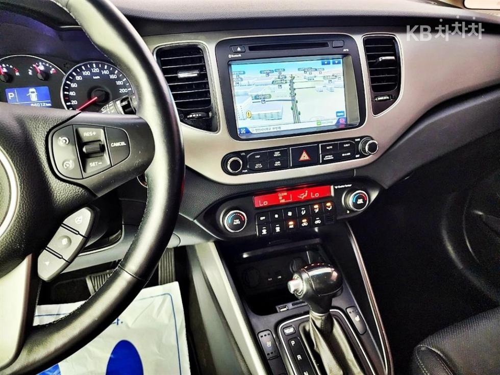 Kia Carens — miniaturë 14