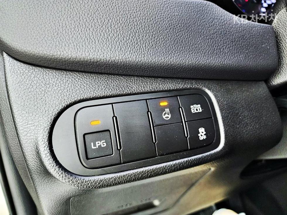 Kia Carens — miniaturë 18