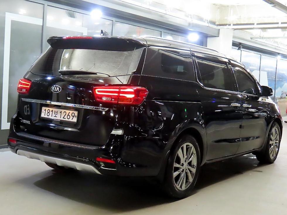 Kia Carnival — miniaturë 4