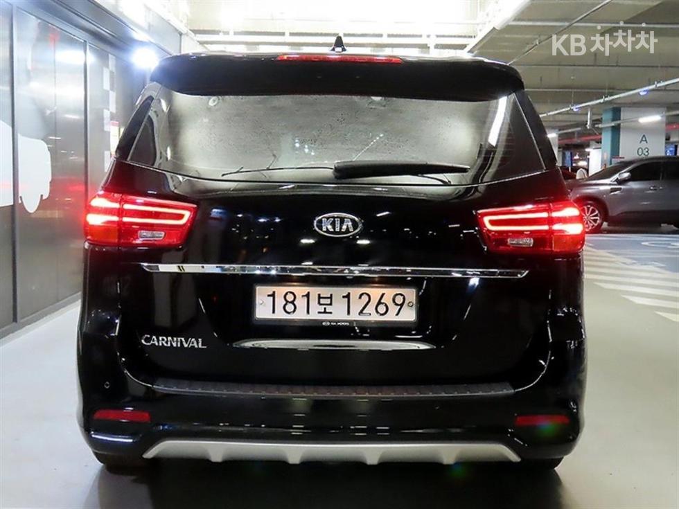 Kia Carnival — miniaturë 5