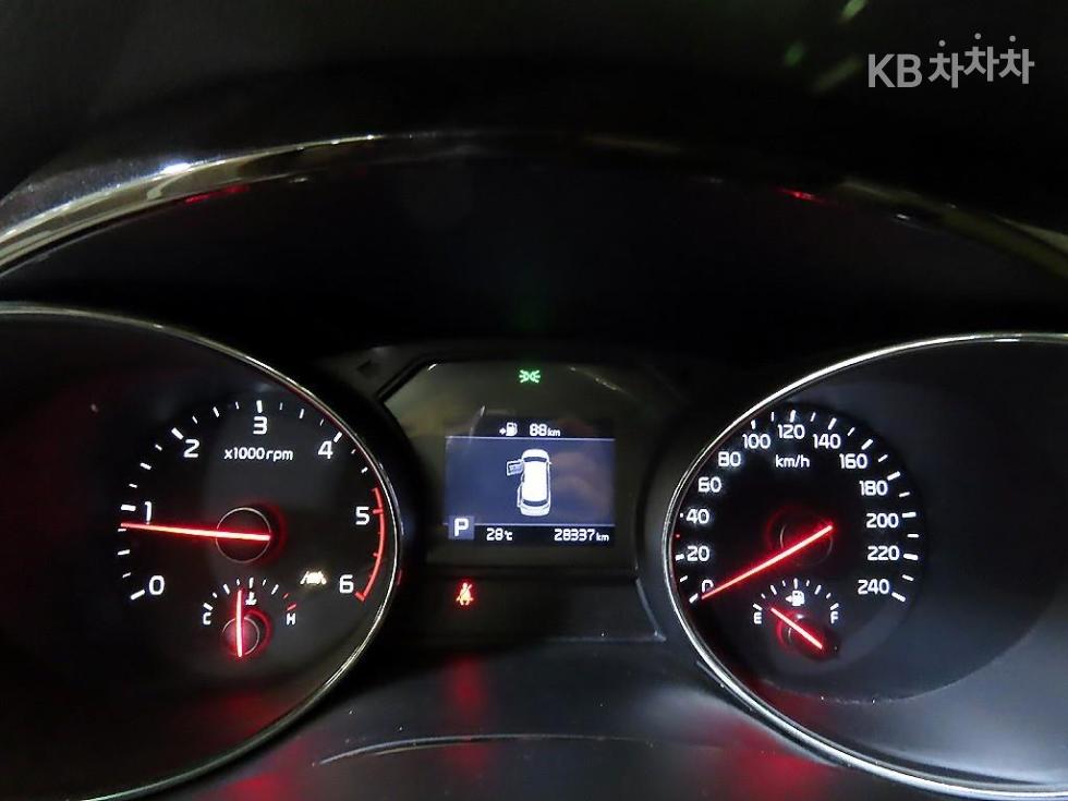 Kia Carnival — miniaturë 9