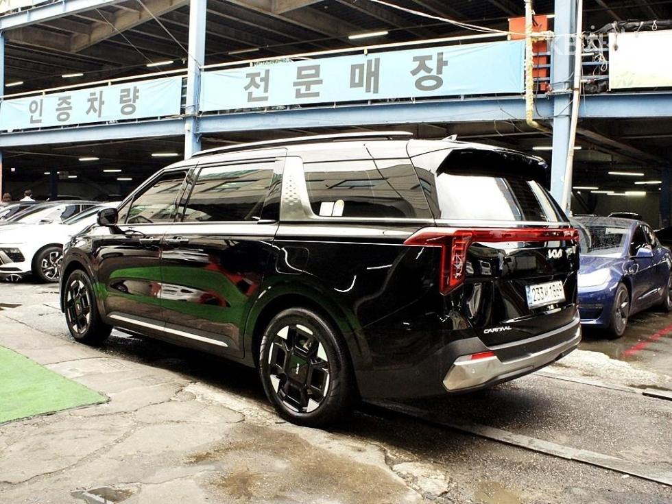 Kia Carnival — miniaturë 4