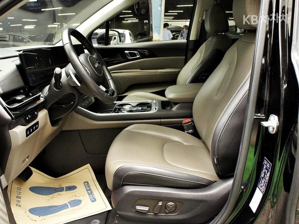 Kia Carnival — miniaturë 5