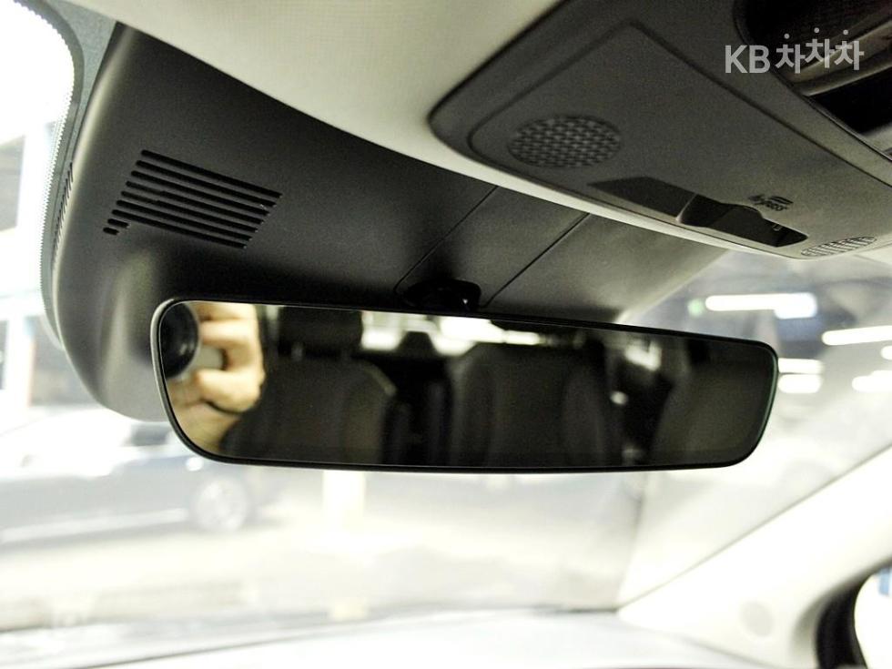 Kia Carnival — miniaturë 12