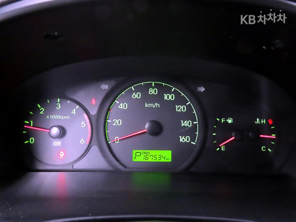 Hyundai Starex — miniaturë 8