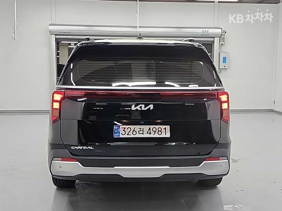 2024 Kia 4 photo