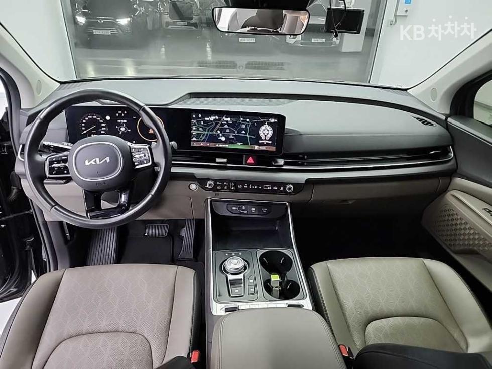 2024 Kia 4 photo