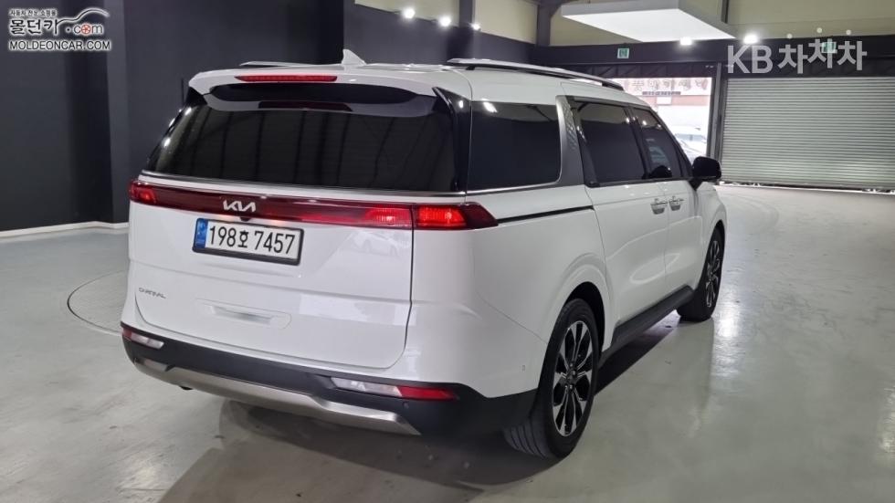 Kia Carnival — miniaturë 2