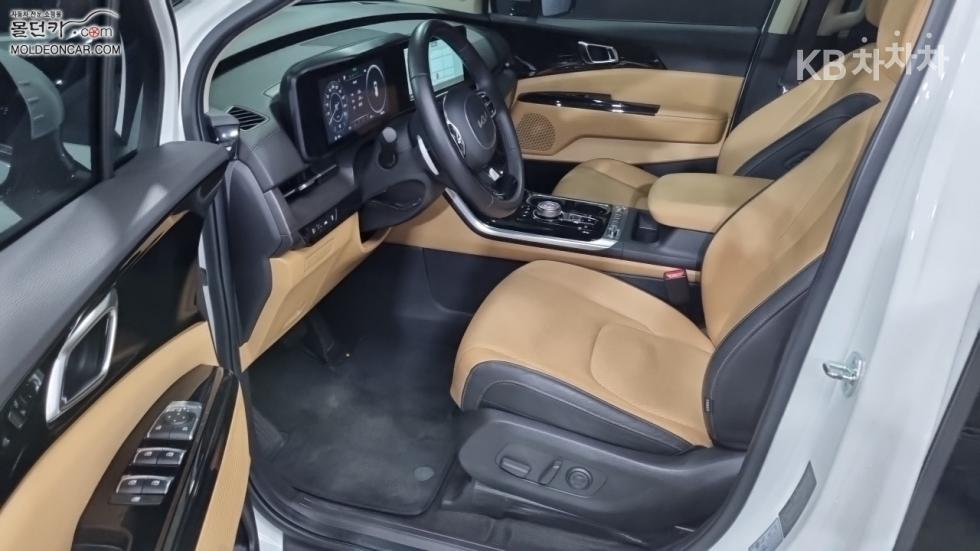 Kia Carnival — miniaturë 9