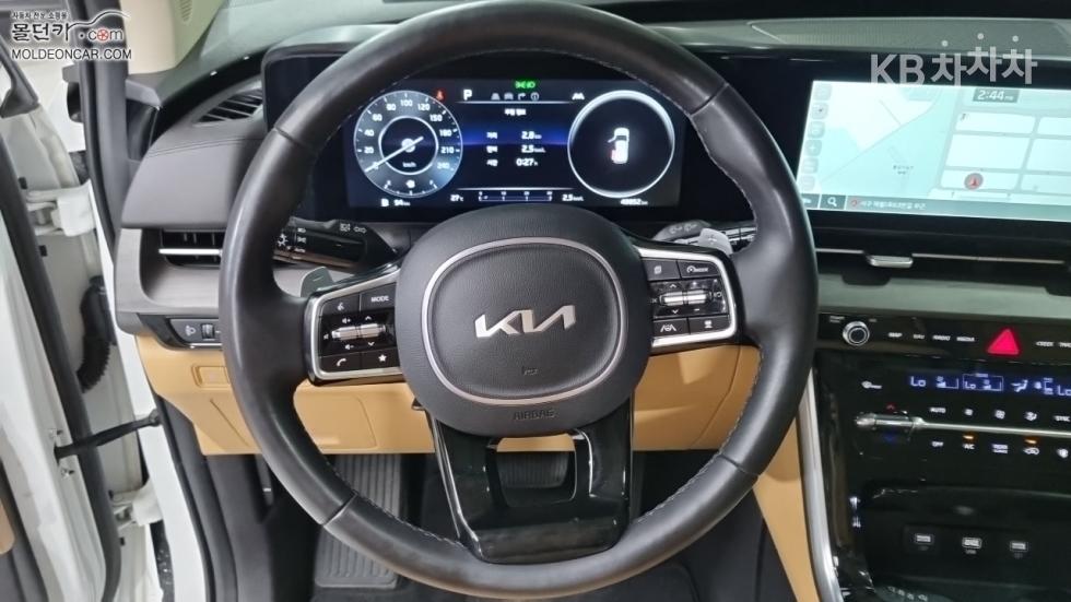 Kia Carnival — miniaturë 11