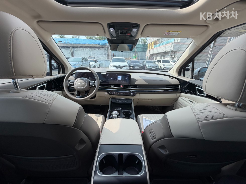 Kia Carnival — miniaturë 7