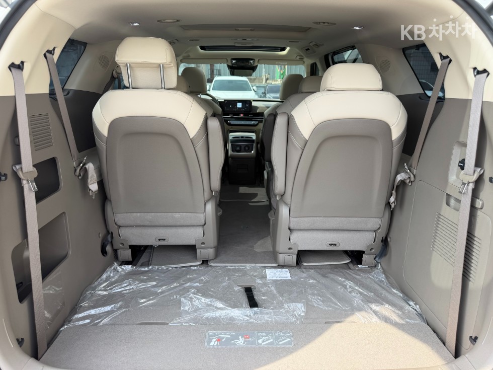 Kia Carnival — miniaturë 24
