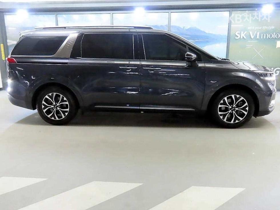 Kia Carnival — miniaturë 3