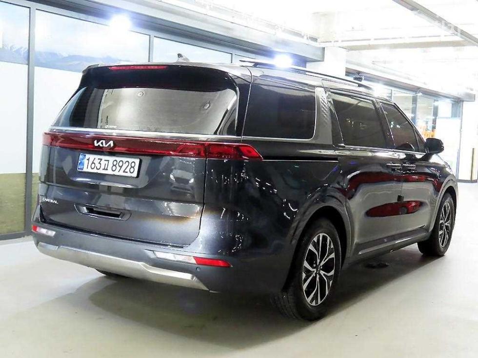 Kia Carnival — miniaturë 4