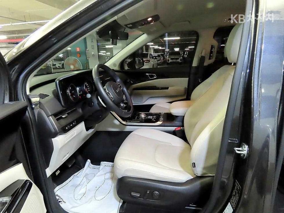 Kia Carnival — miniaturë 6