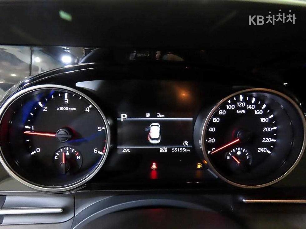 Kia Carnival — miniaturë 9