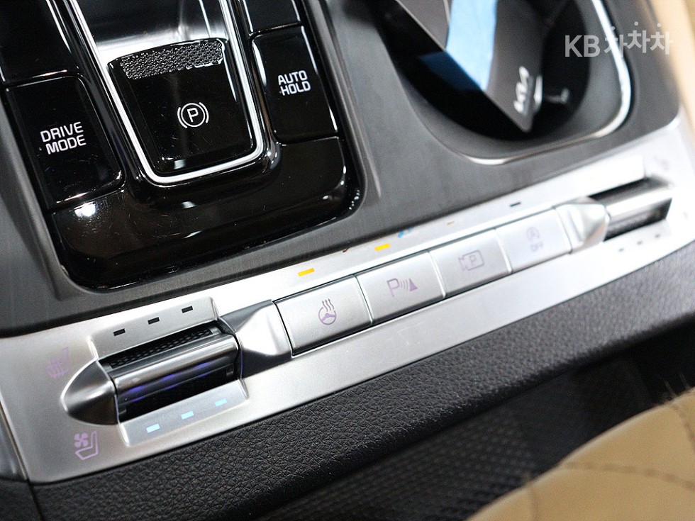 Kia Carnival — miniaturë 11