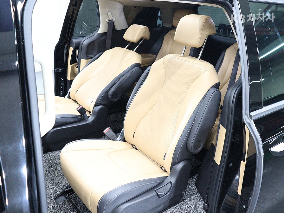 Kia Carnival — miniaturë 16