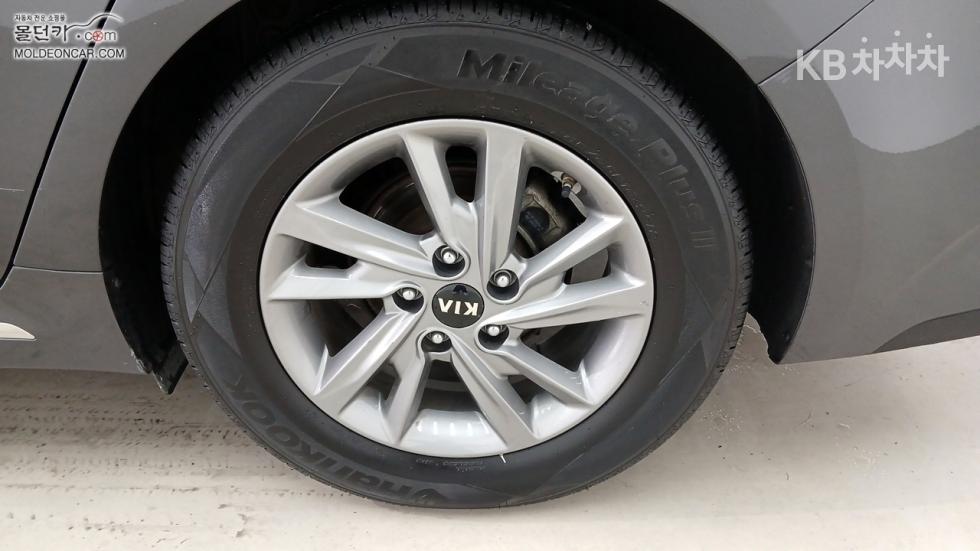Kia K5 — miniaturë 6