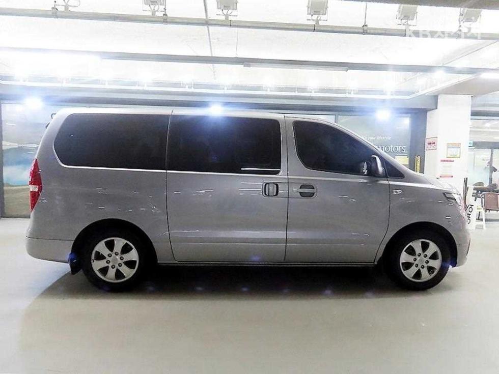 Hyundai Starex — miniaturë 3