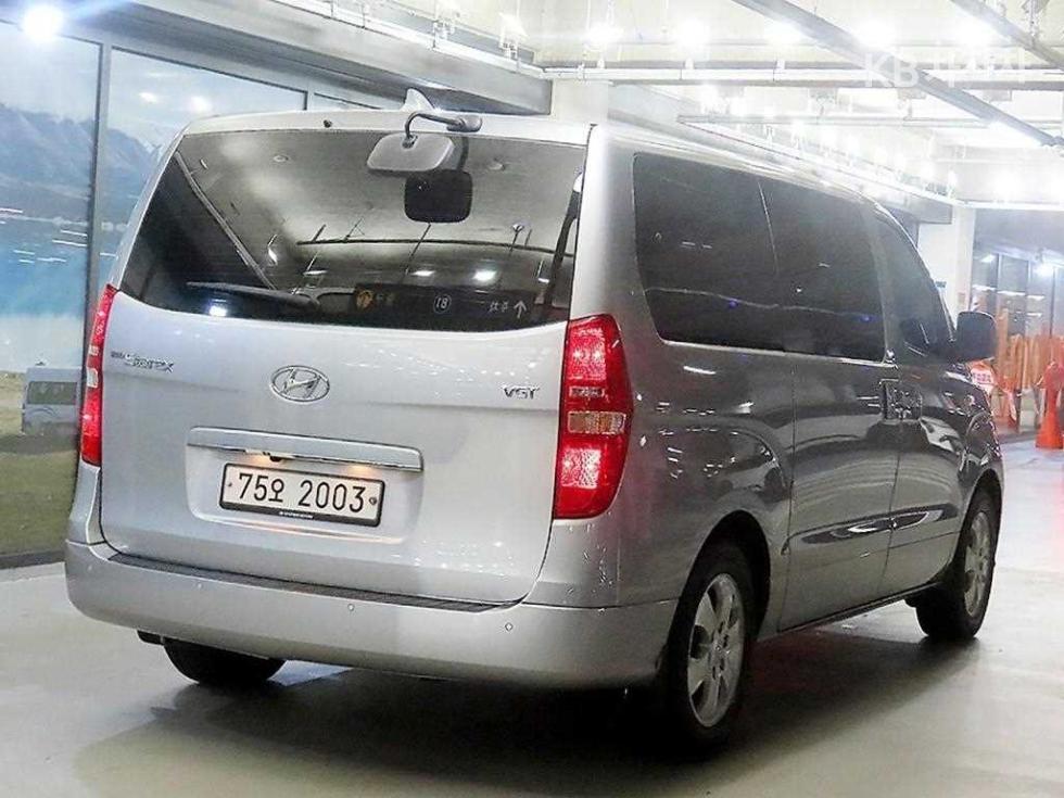 Hyundai Starex — miniaturë 4