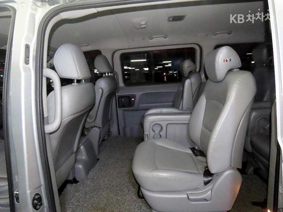 Hyundai Starex — miniaturë 7