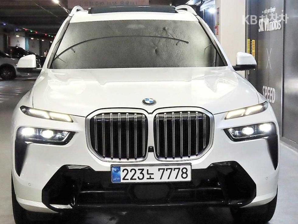 BMW X7 — miniaturë 2