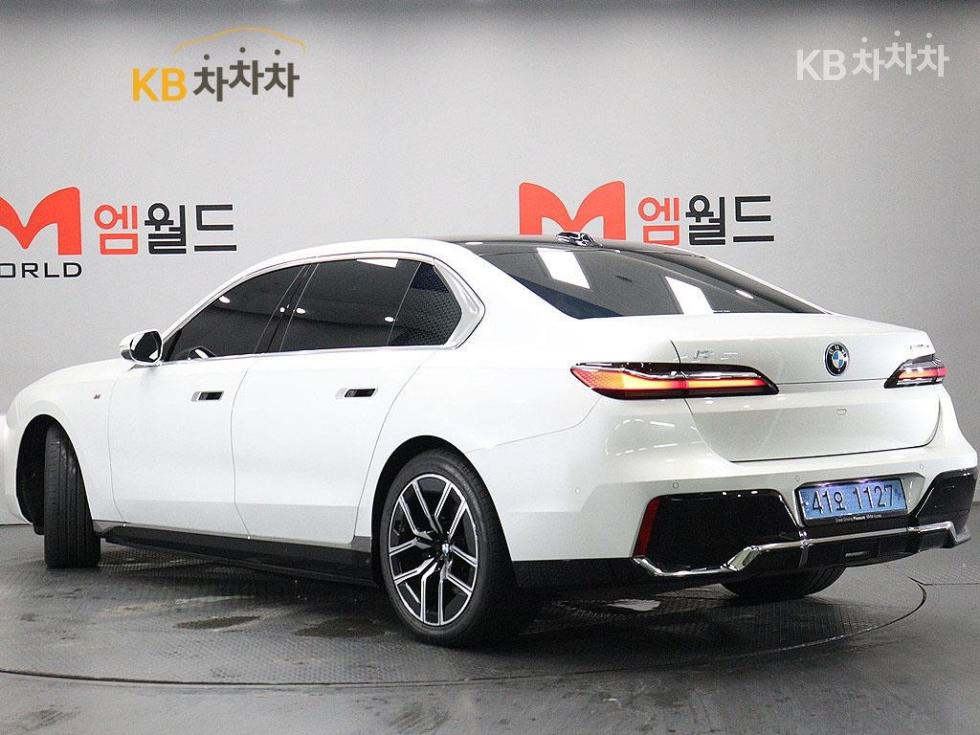 BMW i7 — miniaturë 4