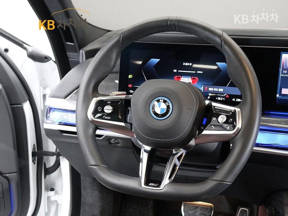 BMW i7 — miniaturë 14