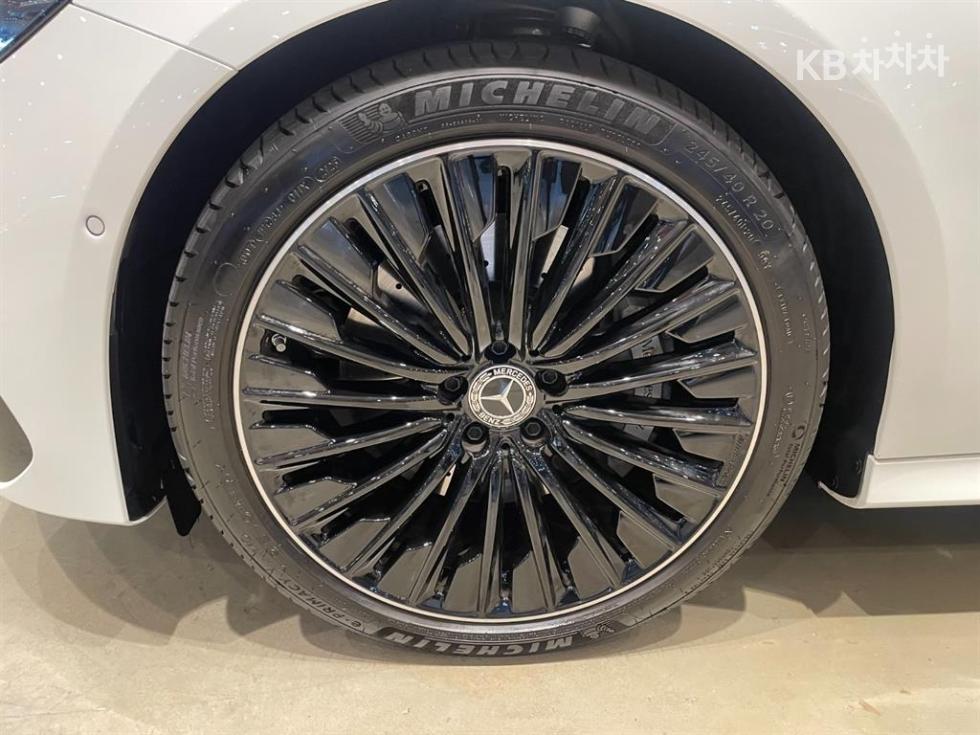 Mercedes-Benz E-klasse — miniaturë 7