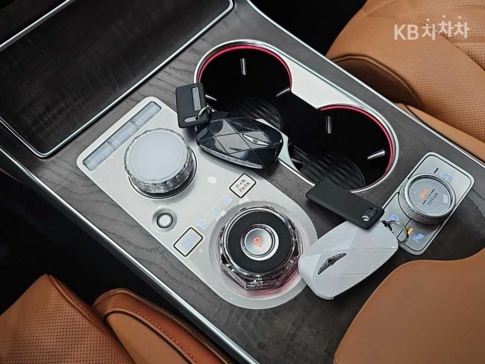 2024 Genesis GV80 photo