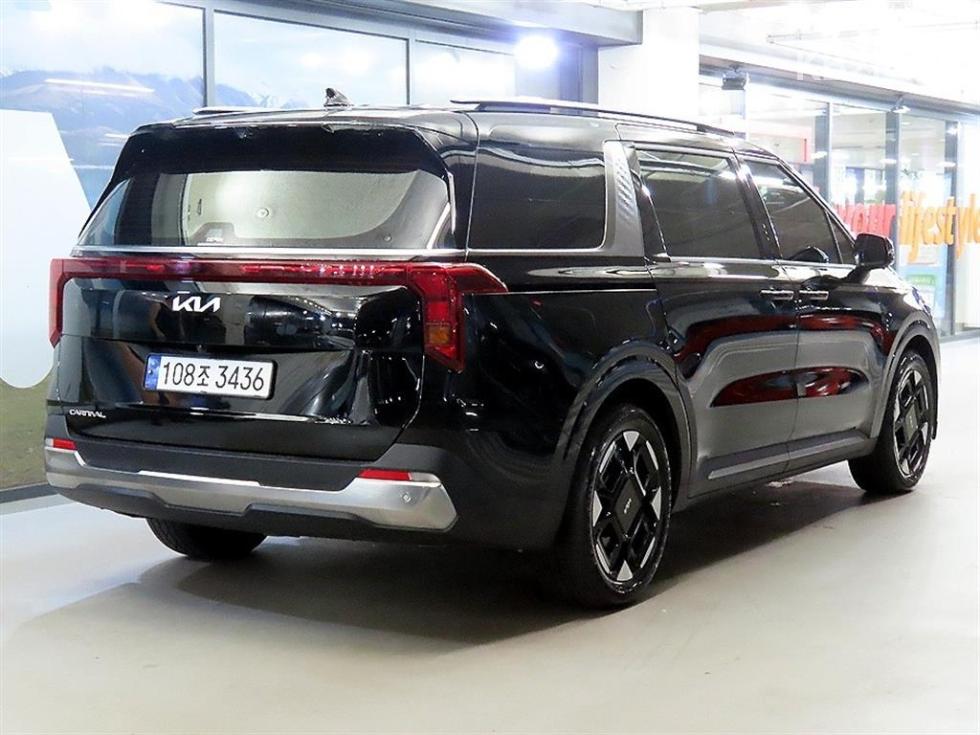 Kia Carnival — miniaturë 4
