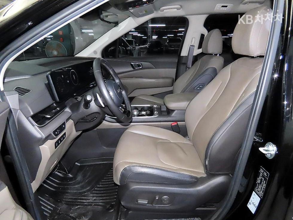 Kia Carnival — miniaturë 6